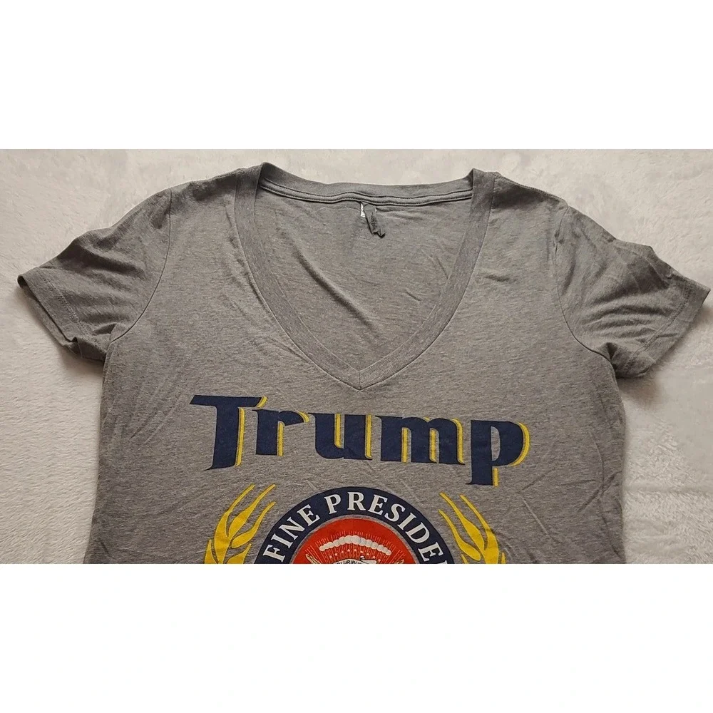 Next Level‎ Trump A Fine President 2020 Gray V-Neck Graphic T-Shirt Mens Medium